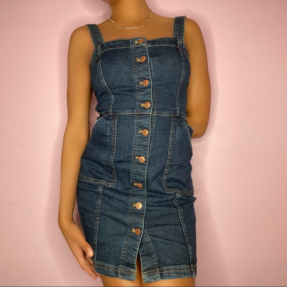 💕🎉HP💕🎉H&M Dark Wash Denim Dress